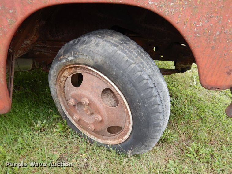 image for item MQ9471 1950 International L-162  pickup truck cab and chassis