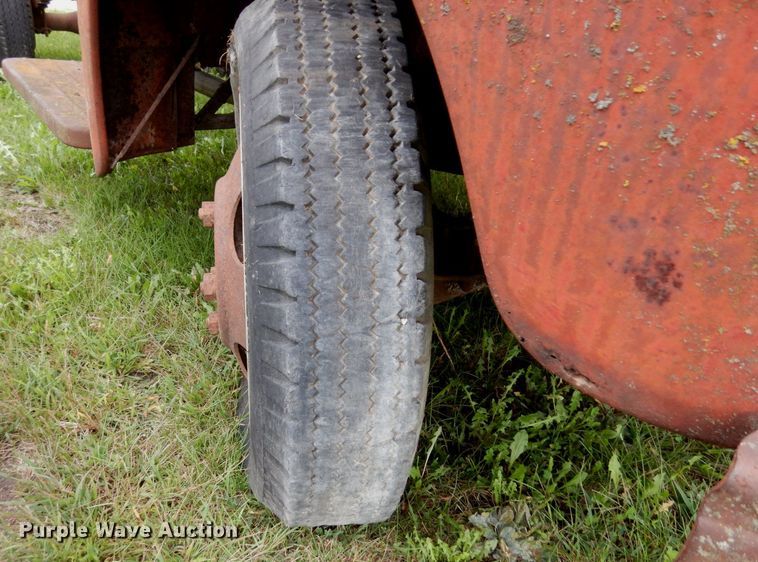 image for item MQ9471 1950 International L-162  pickup truck cab and chassis