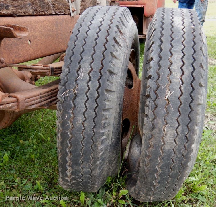 image for item MQ9471 1950 International L-162  pickup truck cab and chassis