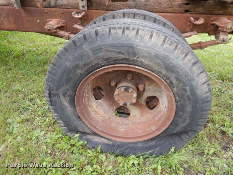 image for item MQ9471 1950 International L-162  pickup truck cab and chassis