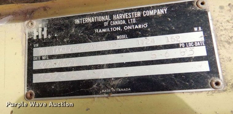 image for item MQ9472 1983 International 1754  flatbed truck