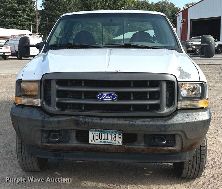 image for item MQ9474 2002 Ford F350 Super Duty  SuperCab utility bed pickup truck