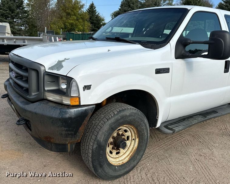 image for item MQ9474 2002 Ford F350 Super Duty  SuperCab utility bed pickup truck