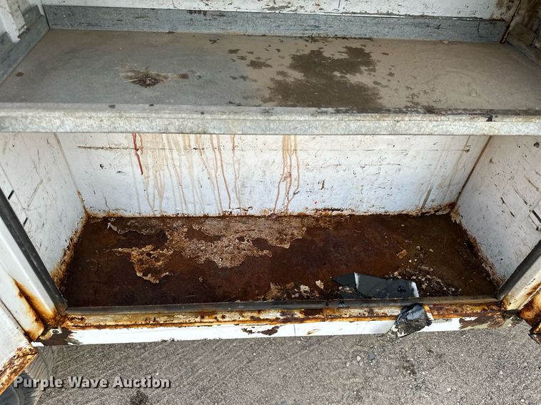 image for item MQ9474 2002 Ford F350 Super Duty  SuperCab utility bed pickup truck