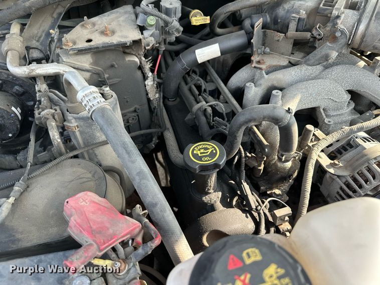 image for item MQ9474 2002 Ford F350 Super Duty  SuperCab utility bed pickup truck