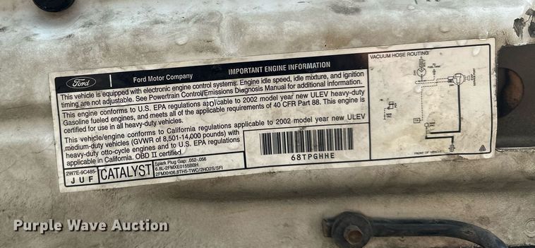 image for item MQ9474 2002 Ford F350 Super Duty  SuperCab utility bed pickup truck