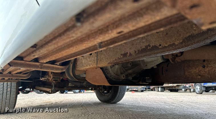 image for item MQ9474 2002 Ford F350 Super Duty  SuperCab utility bed pickup truck