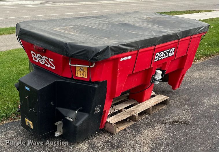 image for item MQ9480 Boss VBX8000  spreader