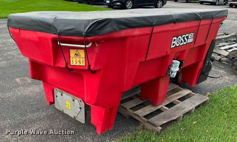 image for item MQ9480 Boss VBX8000  spreader