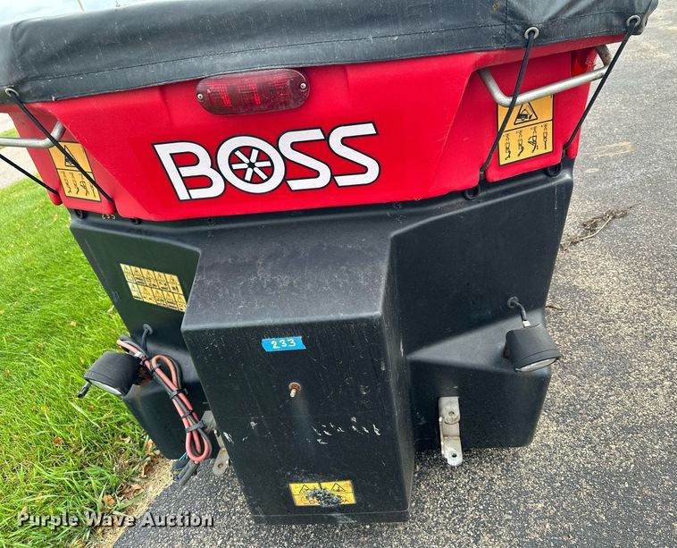image for item MQ9480 Boss VBX8000  spreader
