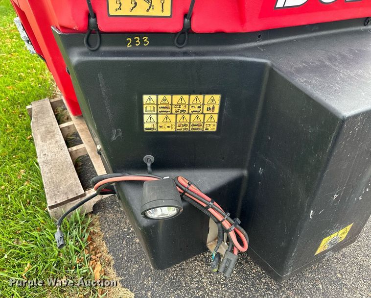 image for item MQ9480 Boss VBX8000  spreader