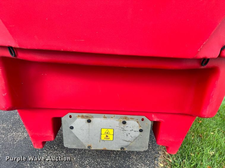 image for item MQ9480 Boss VBX8000  spreader