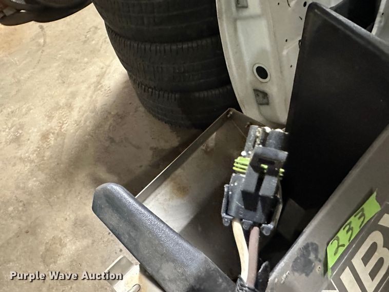 image for item MQ9480 Boss VBX8000  spreader