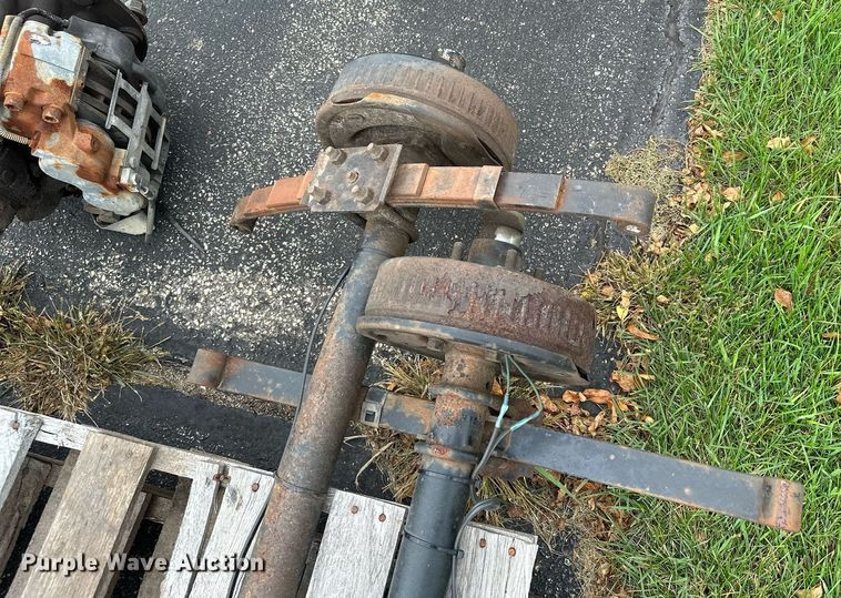 image for item MQ9481 (3) axles