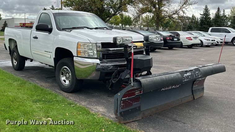 image for item MQ9483 2009 Chevrolet Silverado 2500HD  pickup truck