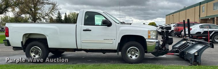 image for item MQ9483 2009 Chevrolet Silverado 2500HD  pickup truck