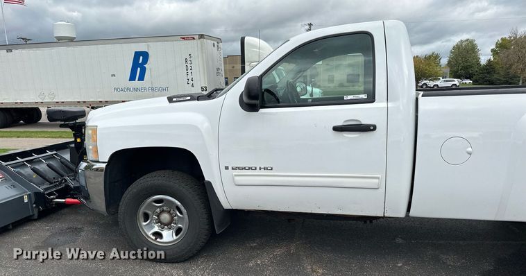 image for item MQ9483 2009 Chevrolet Silverado 2500HD  pickup truck