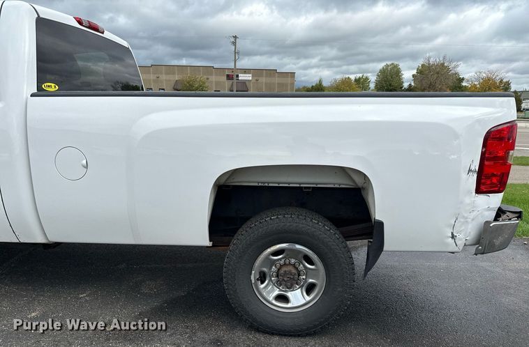 image for item MQ9483 2009 Chevrolet Silverado 2500HD  pickup truck