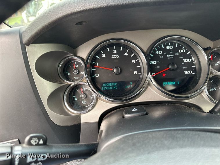 image for item MQ9483 2009 Chevrolet Silverado 2500HD  pickup truck