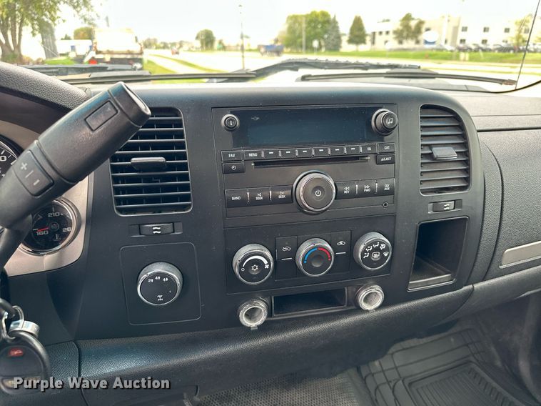 image for item MQ9483 2009 Chevrolet Silverado 2500HD  pickup truck