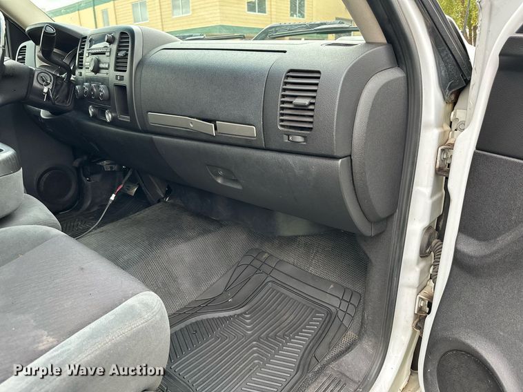 image for item MQ9483 2009 Chevrolet Silverado 2500HD  pickup truck