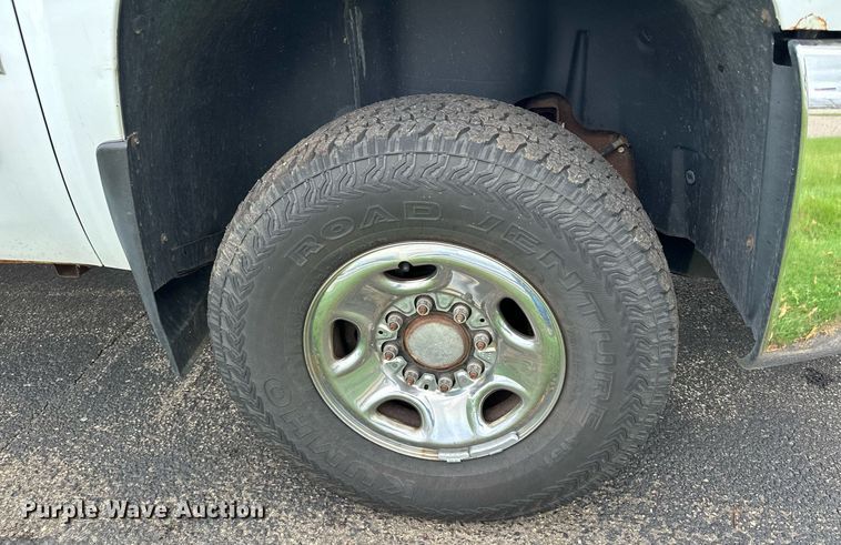 image for item MQ9483 2009 Chevrolet Silverado 2500HD  pickup truck