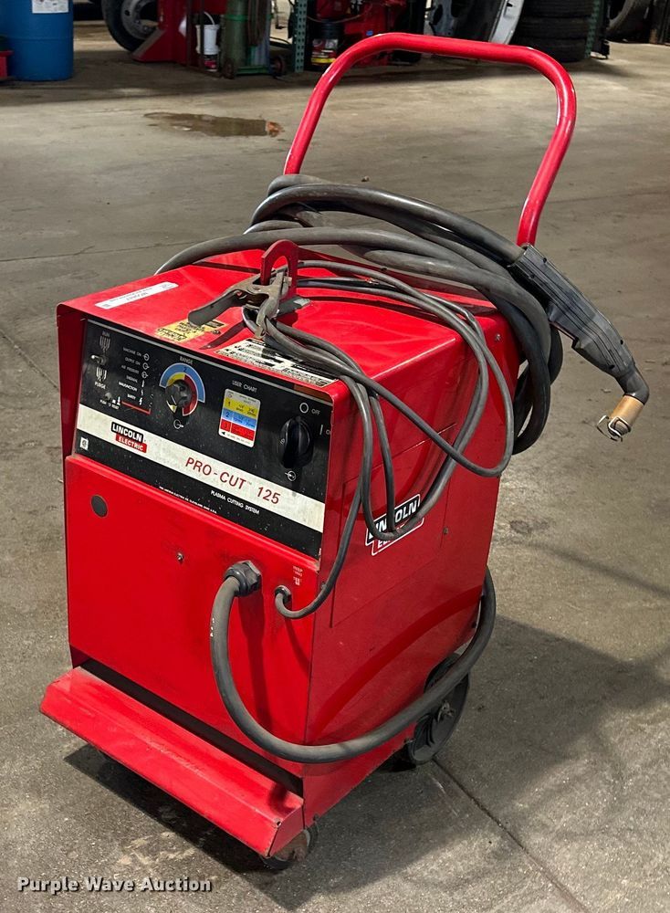 image for item MQ9487 Lincoln Pro-Cut 125  plasma cutter