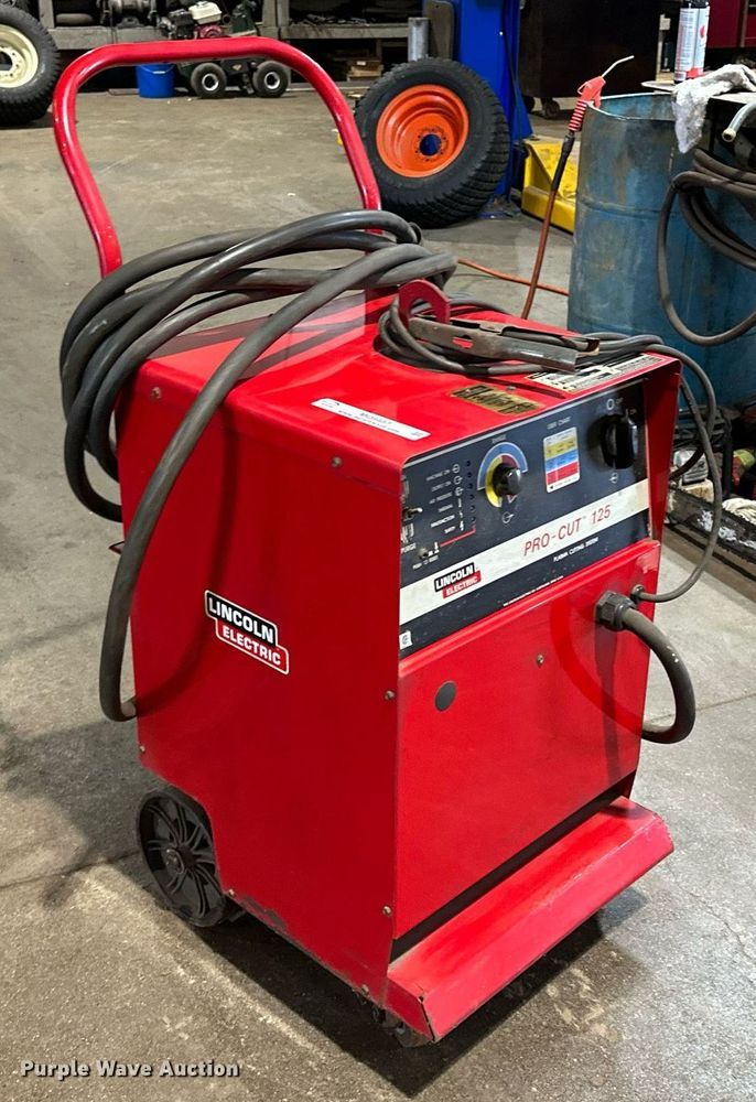 image for item MQ9487 Lincoln Pro-Cut 125  plasma cutter