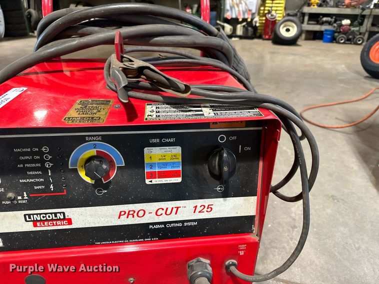image for item MQ9487 Lincoln Pro-Cut 125  plasma cutter