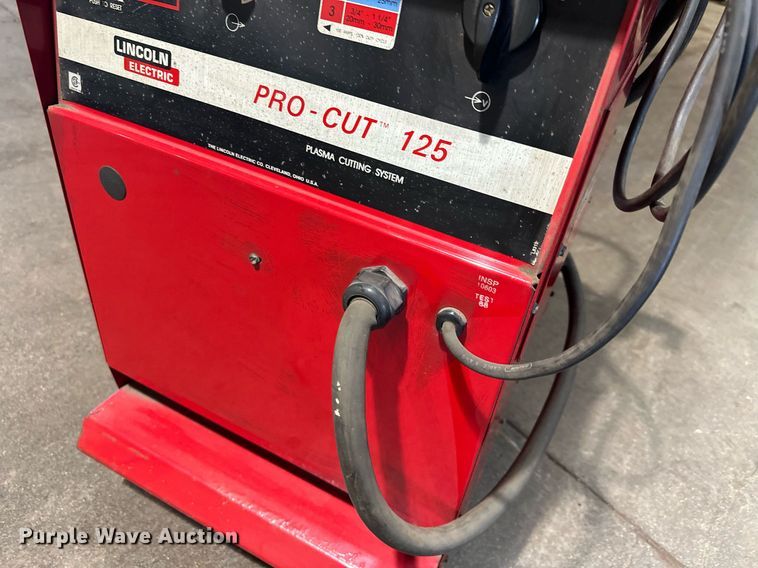 image for item MQ9487 Lincoln Pro-Cut 125  plasma cutter