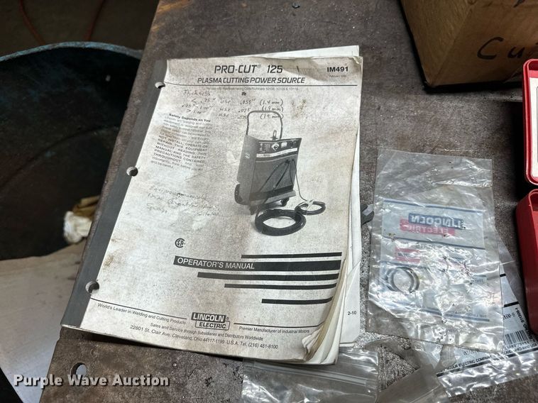 image for item MQ9487 Lincoln Pro-Cut 125  plasma cutter