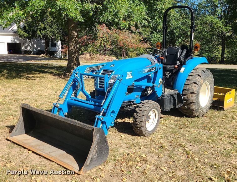 image for item MQ9549 LS XR3135  tractor