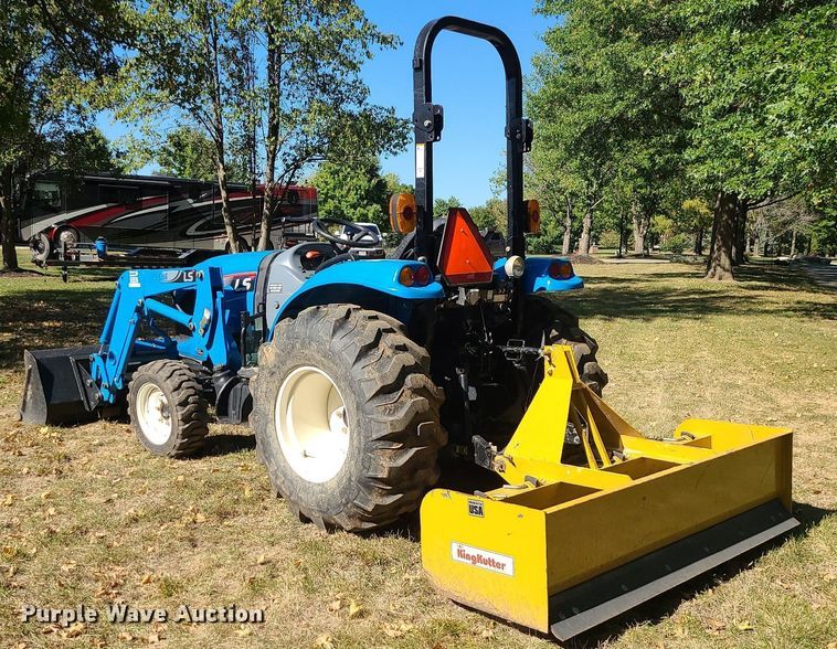 image for item MQ9549 LS XR3135  tractor