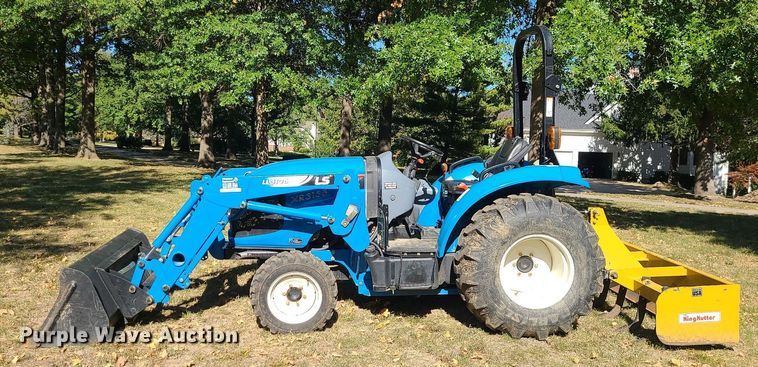 image for item MQ9549 LS XR3135  tractor