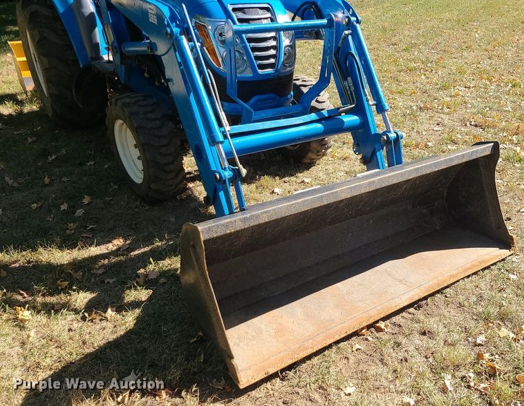 image for item MQ9549 LS XR3135  tractor