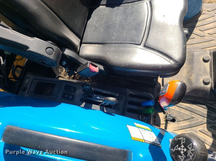 image for item MQ9549 LS XR3135  tractor