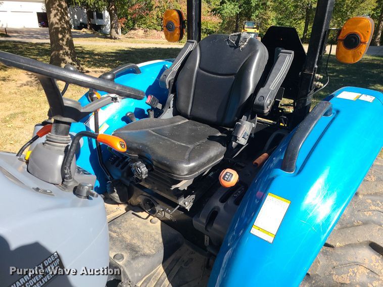 image for item MQ9549 LS XR3135  tractor