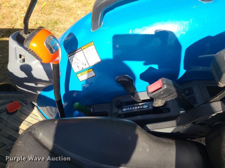 image for item MQ9549 LS XR3135  tractor