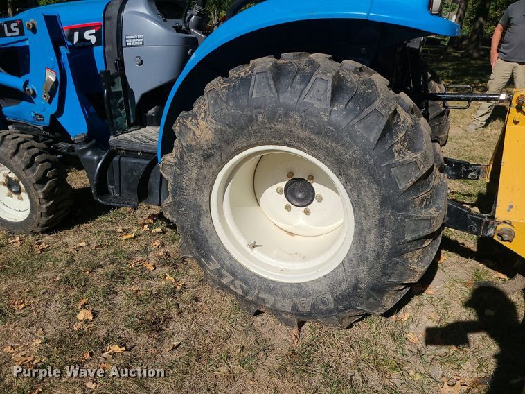 image for item MQ9549 LS XR3135  tractor