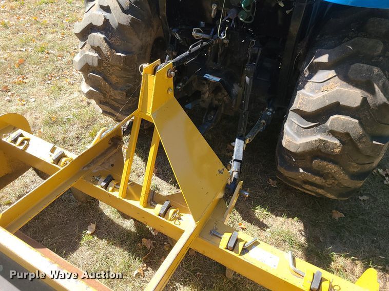 image for item MQ9549 LS XR3135  tractor