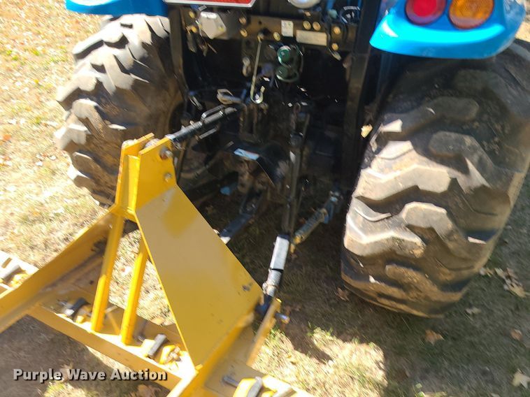 image for item MQ9549 LS XR3135  tractor