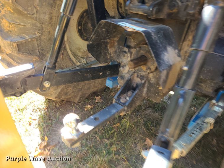 image for item MQ9549 LS XR3135  tractor