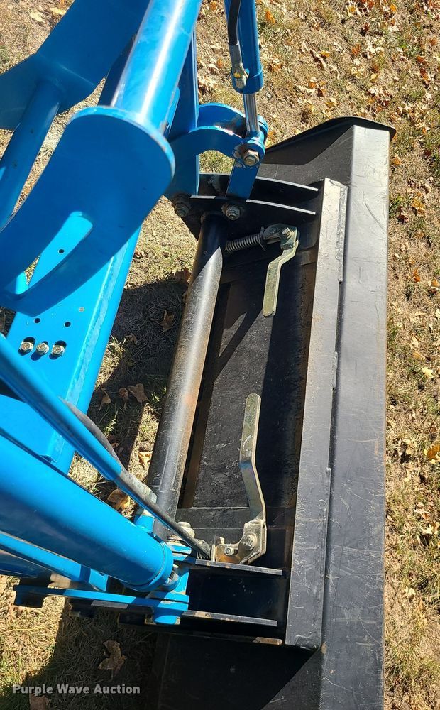 image for item MQ9549 LS XR3135  tractor