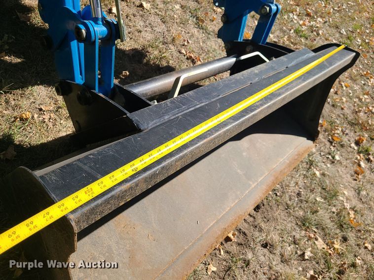 image for item MQ9549 LS XR3135  tractor