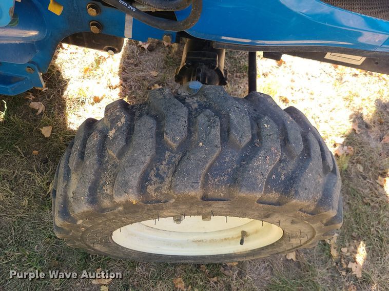 image for item MQ9549 LS XR3135  tractor