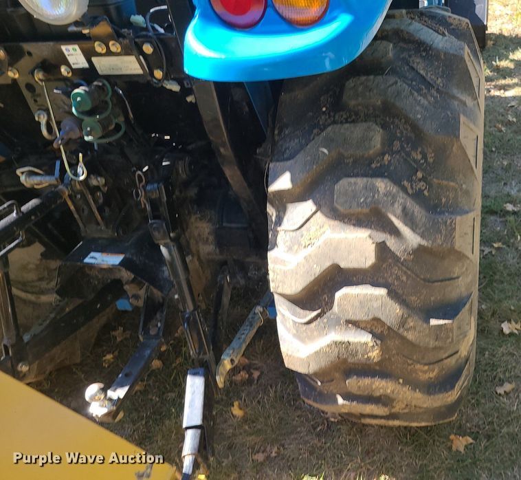 image for item MQ9549 LS XR3135  tractor