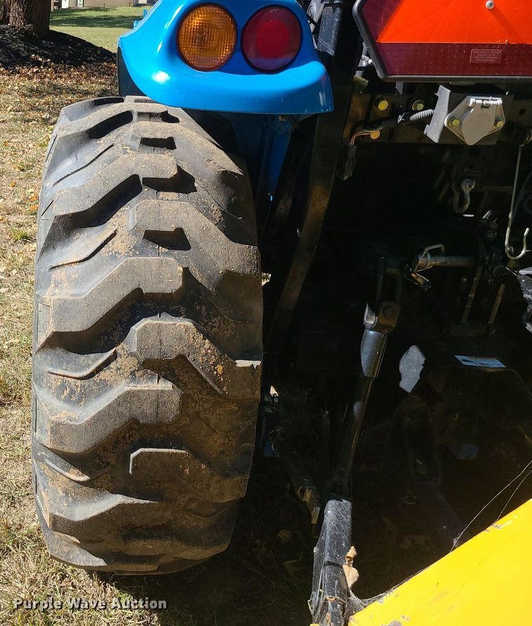 image for item MQ9549 LS XR3135  tractor