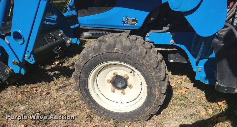 image for item MQ9549 LS XR3135  tractor