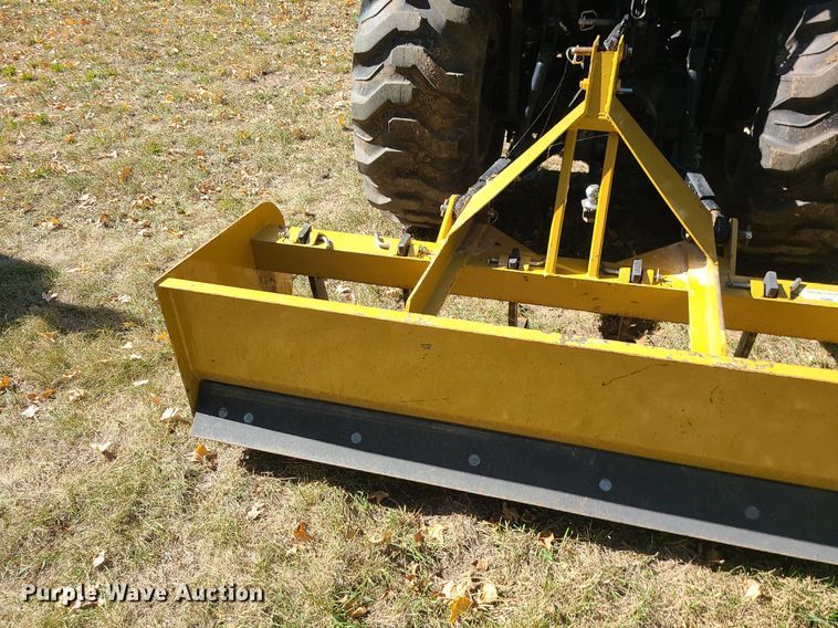 image for item MQ9549 LS XR3135  tractor