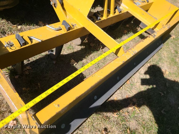 image for item MQ9549 LS XR3135  tractor